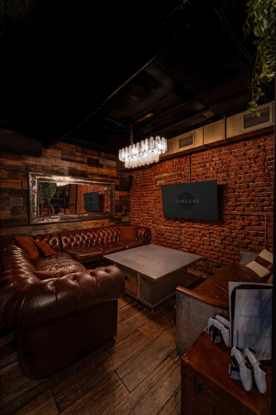 Интерьер/Экстерьер/Банкетная зона/Бар/Стол для двоих/Вход/Главный зал/Lounge зона кальянная Timeless Чистые пруды фото