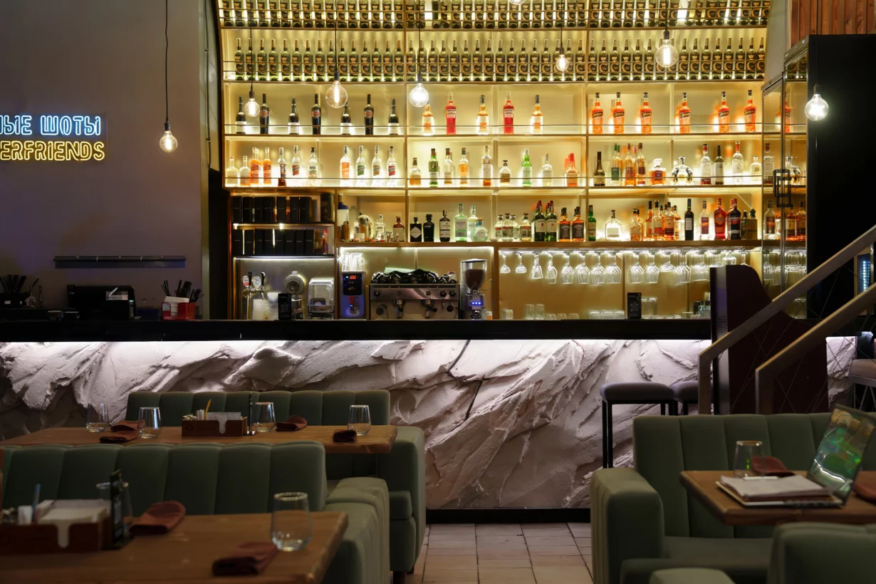 Интерьер/Экстерьер/Банкетная зона/Бар/Стол для двоих/Вход/Главный зал/Lounge зона ресторан Cherish фото