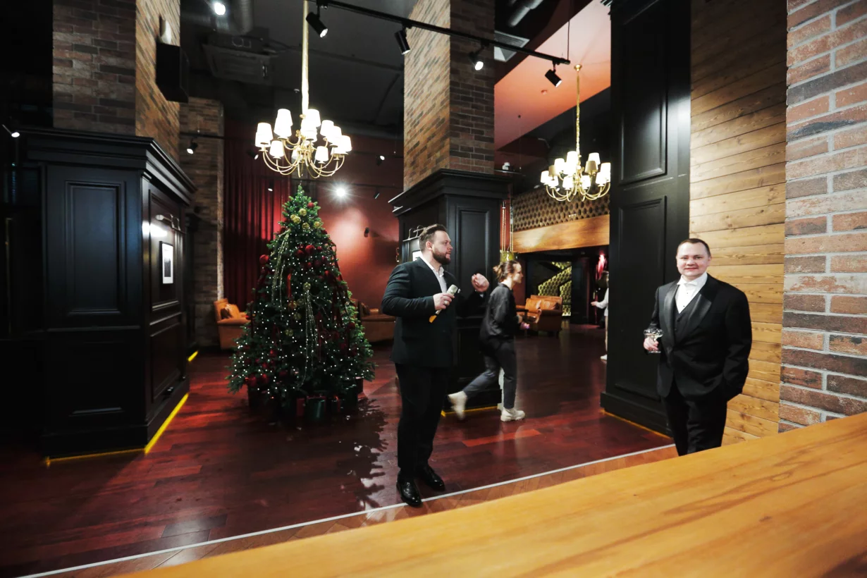 Интерьер/Экстерьер/Банкетная зона/Бар/Стол для двоих/Вход/Главный зал/Lounge зона бар Wine Story фото