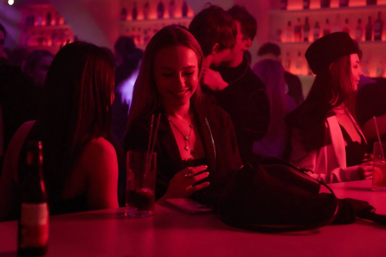 Интерьер/Экстерьер/Банкетная зона/Бар/Стол для двоих/Вход/Главный зал/Lounge зона клуб Department 57 фото