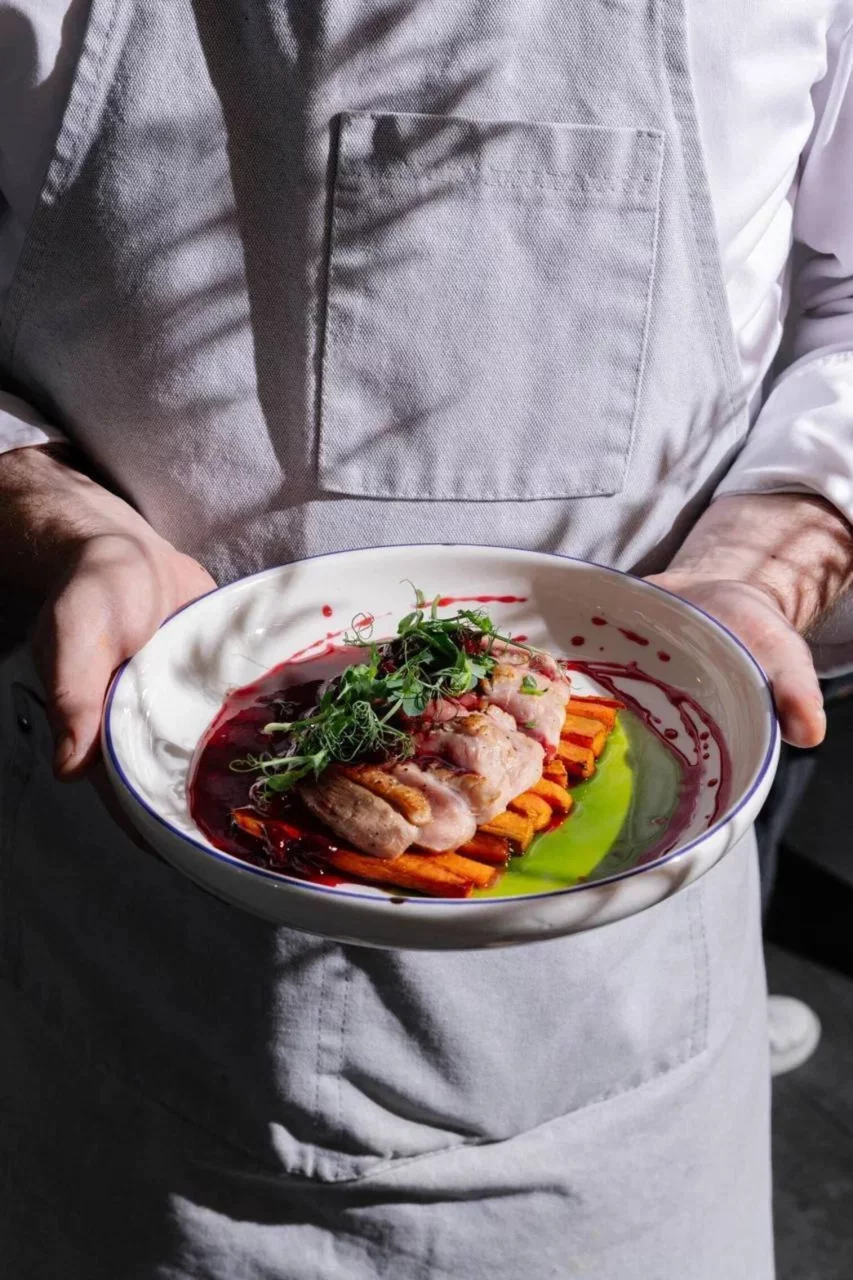 Интерьер/Экстерьер/Банкетная зона/Бар/Стол для двоих/Вход/Главный зал/Lounge зона ресторан Молоко фото