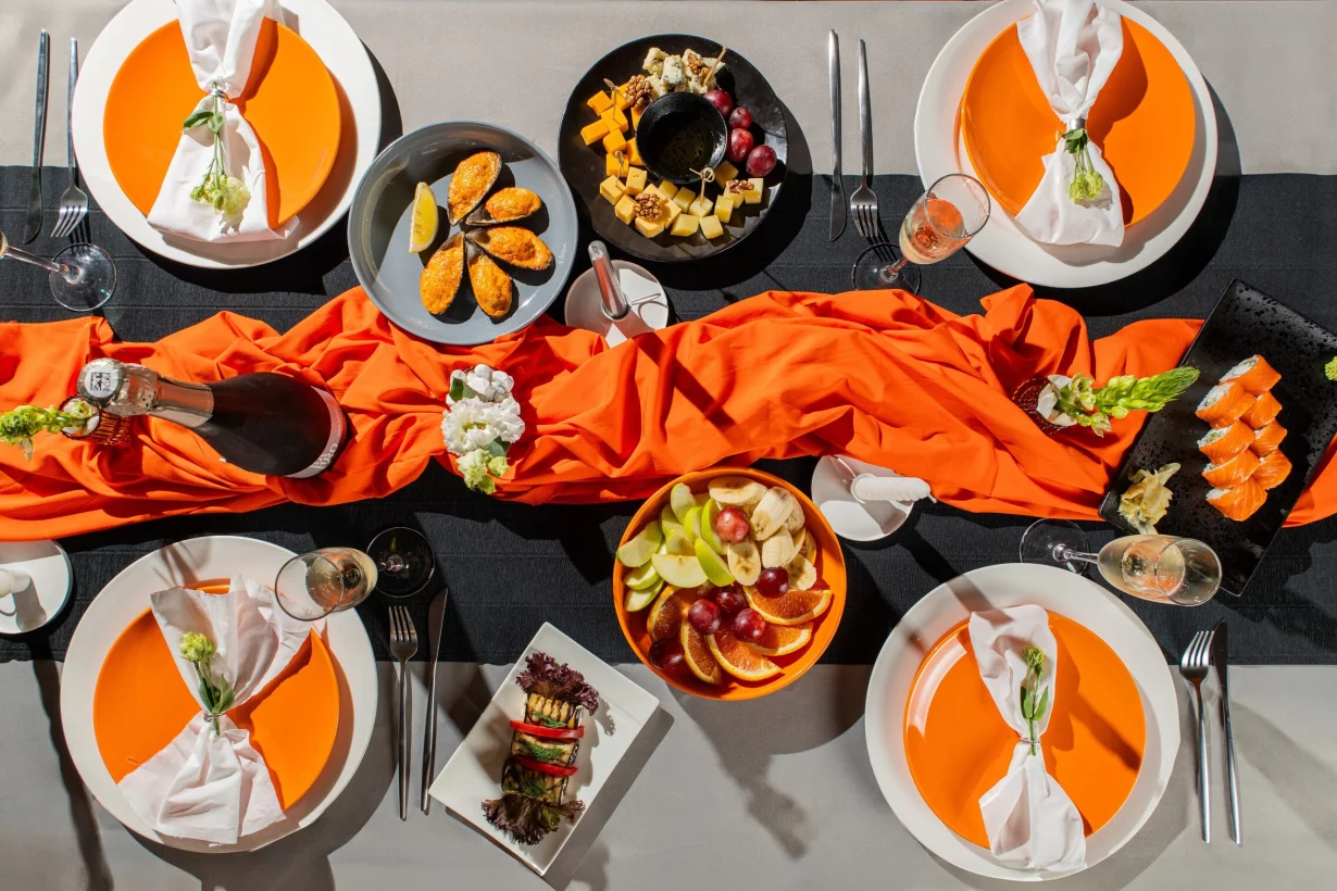 Интерьер/Экстерьер/Банкетная зона/Бар/Стол для двоих/Вход/Главный зал/Lounge зона ресторан Токио-City фото