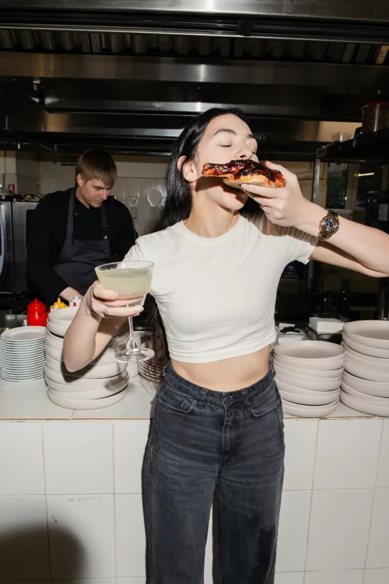 Интерьер/Экстерьер/Банкетная зона/Бар/Стол для двоих/Вход/Главный зал/Lounge зона бар Groodki фото