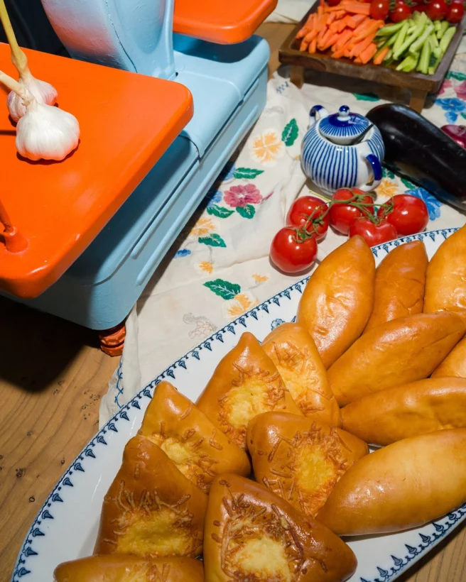 Интерьер/Экстерьер/Банкетная зона/Бар/Стол для двоих/Вход/Главный зал/Lounge зона кафе Минутка фото