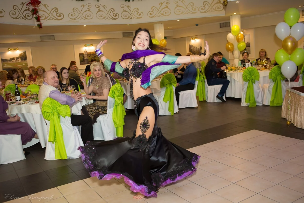 Интерьер/Экстерьер/Банкетная зона/Бар/Стол для двоих/Вход/Главный зал/Lounge зона банкетный зал Laudes фото