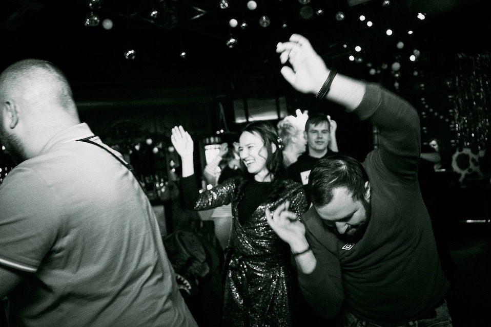 Клуб «16 тонн», Москва: цены, меню, адрес, фото, отзывы — Официальный ...