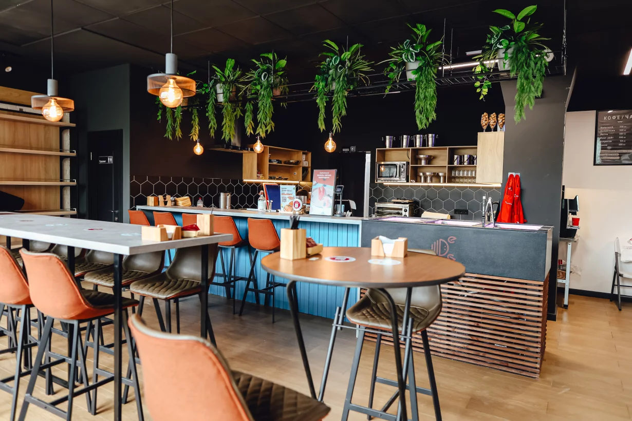 Интерьер/Экстерьер/Банкетная зона/Бар/Стол для двоих/Вход/Главный зал/Lounge зона гастробар Деликатеска фото