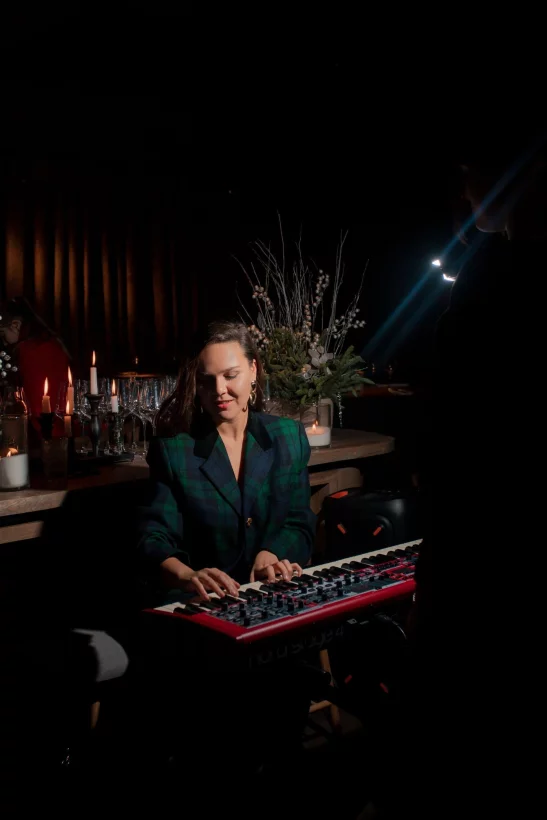 Интерьер/Экстерьер/Банкетная зона/Бар/Стол для двоих/Вход/Главный зал/Lounge зона ресторан Берег фото