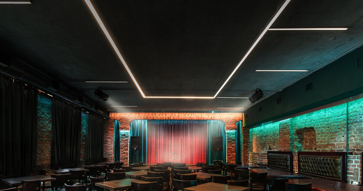 Stage stand. Стейдж стендап клаб Санкт-Петербург. Бар Stage Standup Club. Hop head Stage Room Санкт-Петербург. Stage Stand up Club СПБ.
