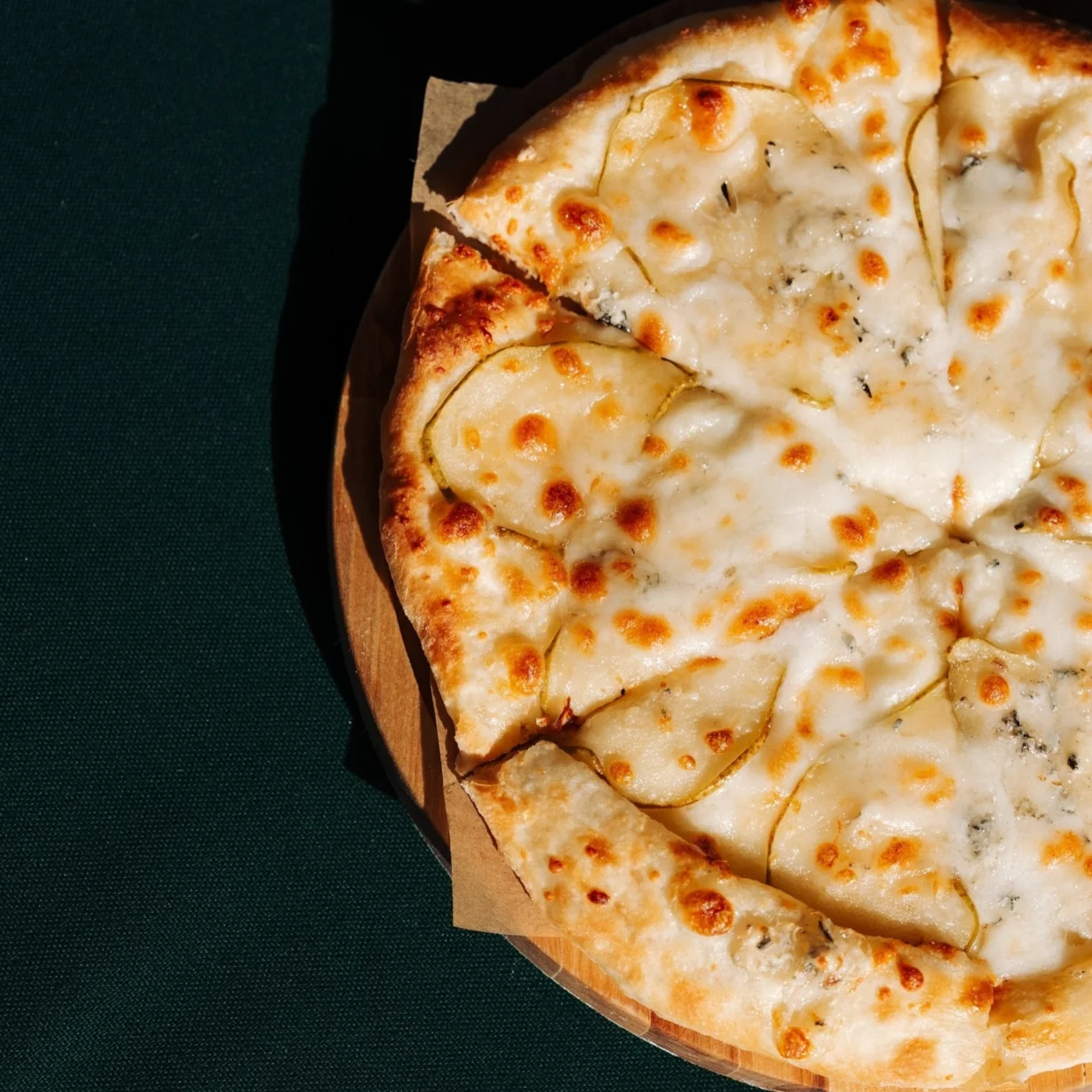 Интерьер/Экстерьер/Банкетная зона/Бар/Стол для двоих/Вход/Главный зал/Lounge зона рюмочная Мама Тата фото