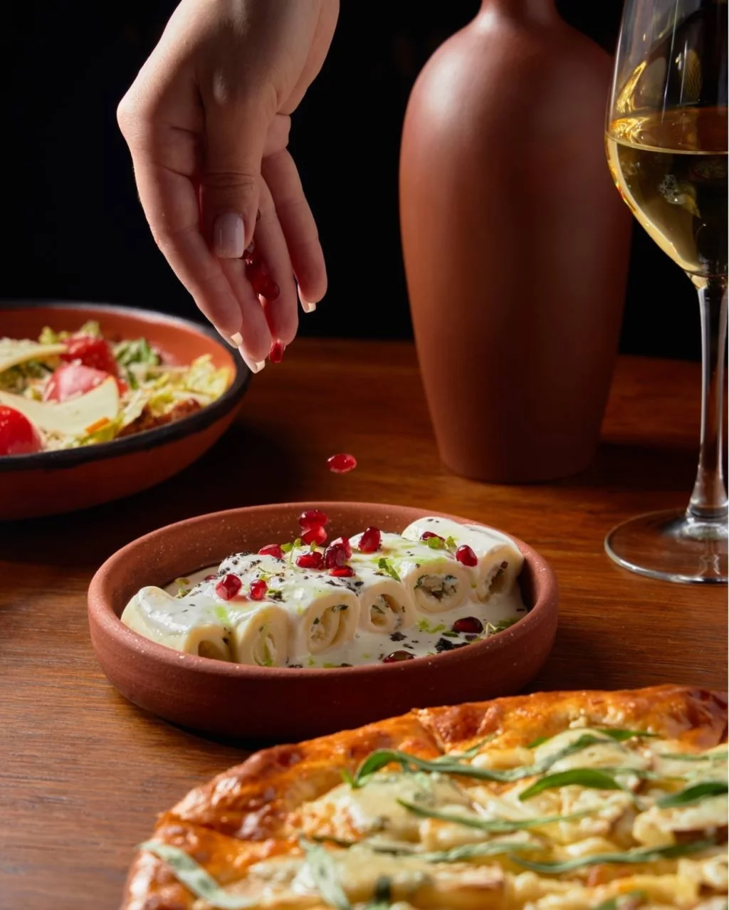 Интерьер/Экстерьер/Банкетная зона/Бар/Стол для двоих/Вход/Главный зал/Lounge зона ресторан Хачо и Пури фото