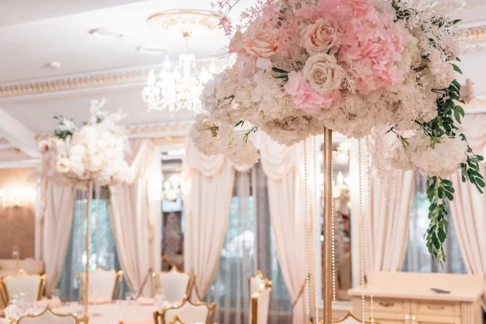 Интерьер/Экстерьер/Банкетная зона/Бар/Стол для двоих/Вход/Главный зал/Lounge зона ресторанный комплекс Парадайз фото