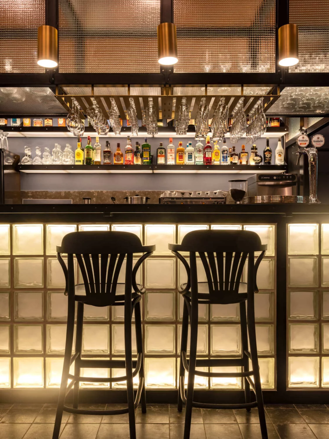 Интерьер/Экстерьер/Банкетная зона/Бар/Стол для двоих/Вход/Главный зал/Lounge зона ресторан Субботица Фили фото