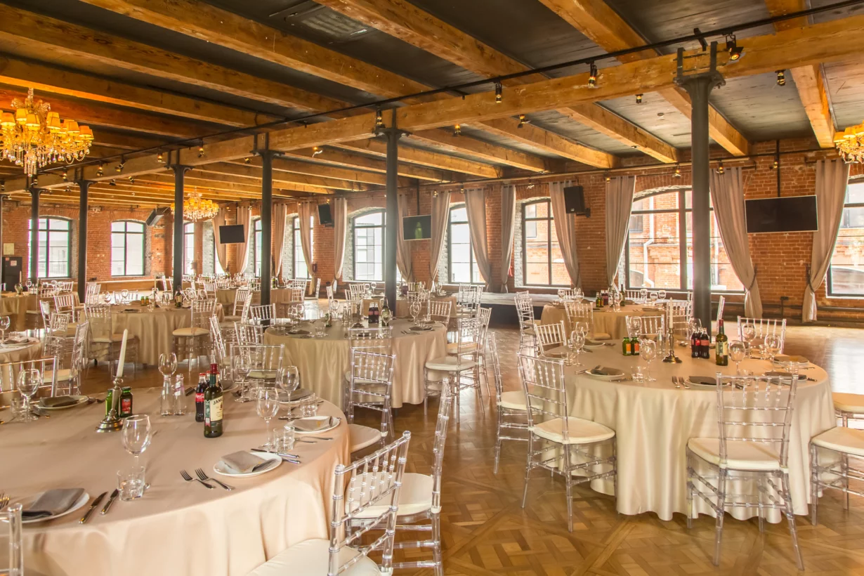 Интерьер/Экстерьер/Банкетная зона/Бар/Стол для двоих/Вход/Главный зал/Lounge зона банкетный зал Rochdale Hall фото