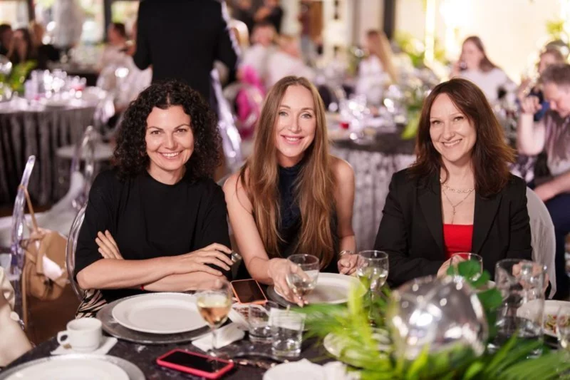 Интерьер/Экстерьер/Банкетная зона/Бар/Стол для двоих/Вход/Главный зал/Lounge зона ресторан Gorki Golf & Resort фото