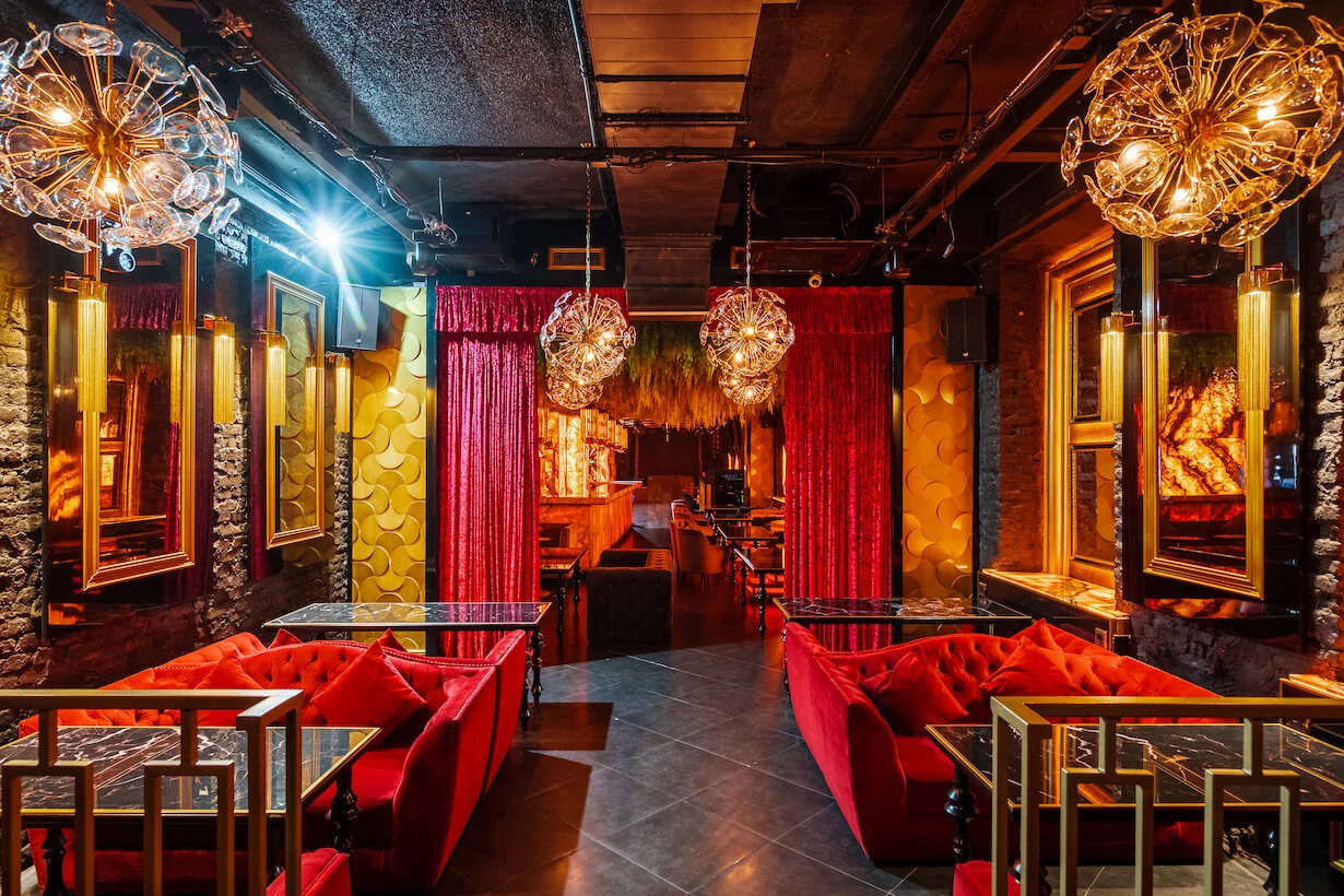 Интерьер/Экстерьер/Банкетная зона/Бар/Стол для двоих/Вход/Главный зал/Lounge зона клуб Project фото