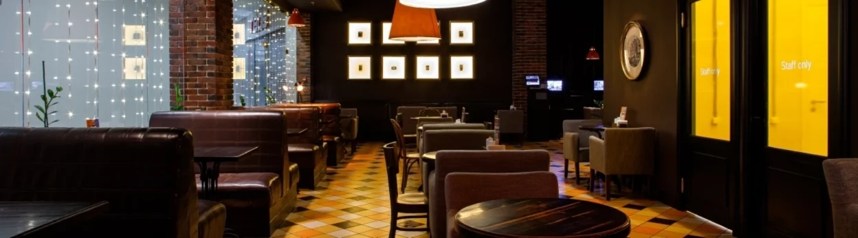 Интерьер/Экстерьер/Банкетная зона/Бар/Стол для двоих/Вход/Главный зал/Lounge зона кафе Питькофе фото