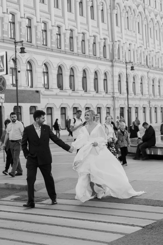 Интерьер/Экстерьер/Банкетная зона/Бар/Стол для двоих/Вход/Главный зал/Lounge зона кафе Место притяжения фото