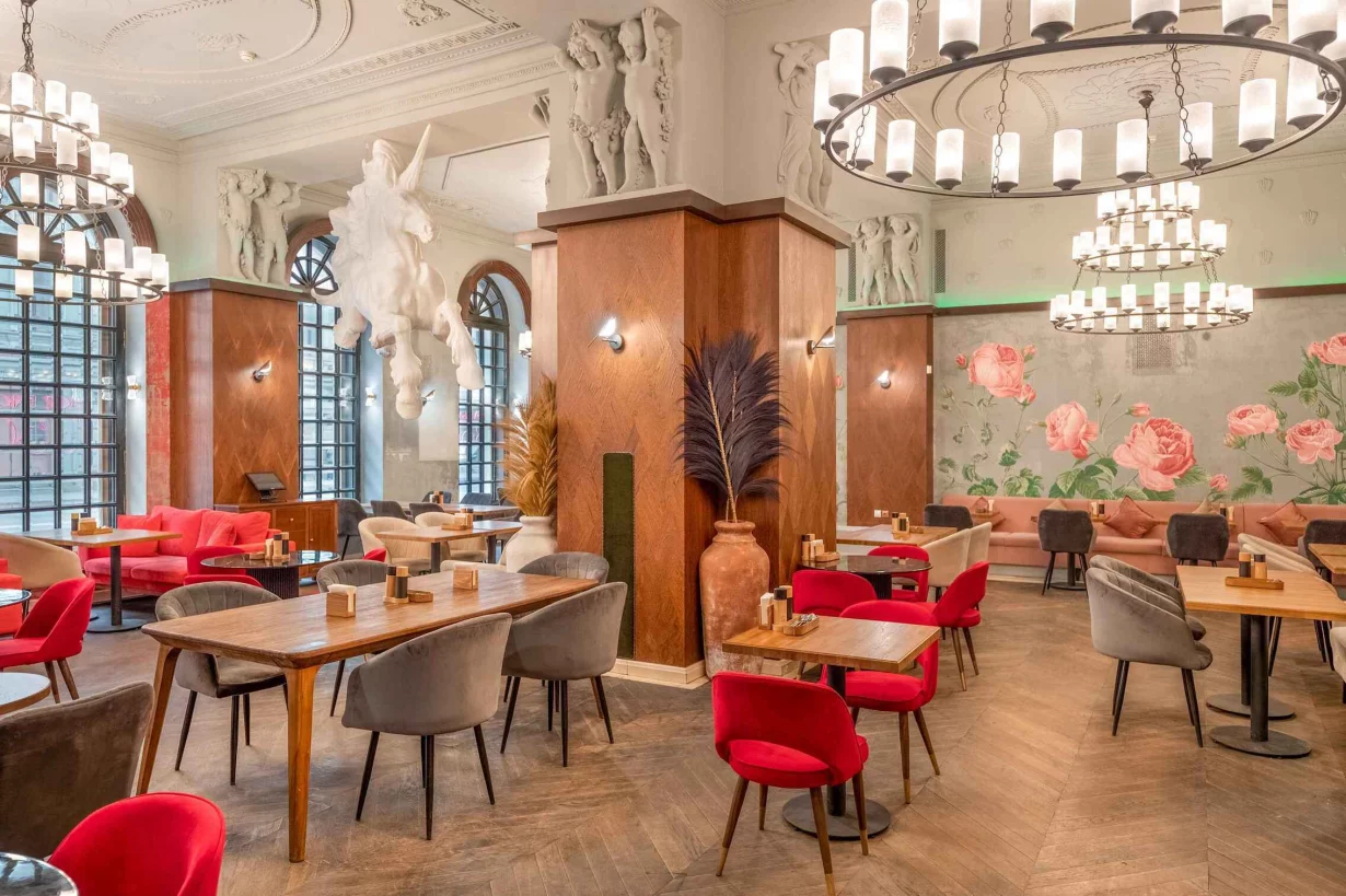 Интерьер/Экстерьер/Банкетная зона/Бар/Стол для двоих/Вход/Главный зал/Lounge зона ресторан Пуси Лебеди фото