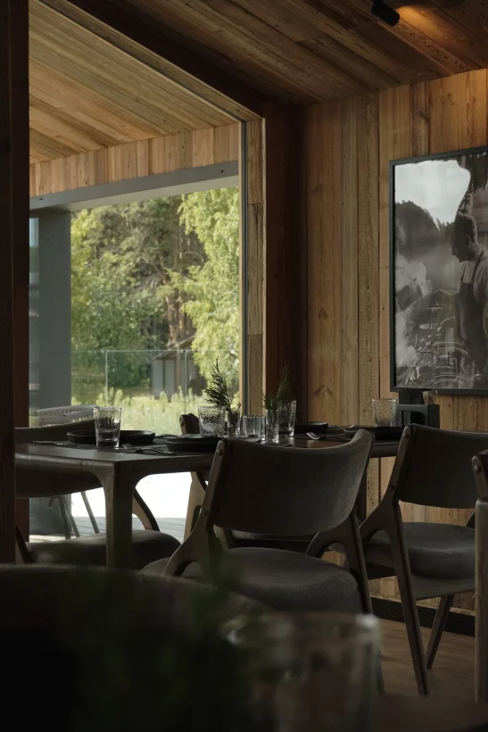 Интерьер/Экстерьер/Банкетная зона/Бар/Стол для двоих/Вход/Главный зал/Lounge зона ресторан Wood Wood Wood фото