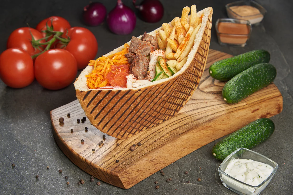 Интерьер/Экстерьер/Банкетная зона/Бар/Стол для двоих/Вход/Главный зал/Lounge зона фастфуд Chicken Dener фото