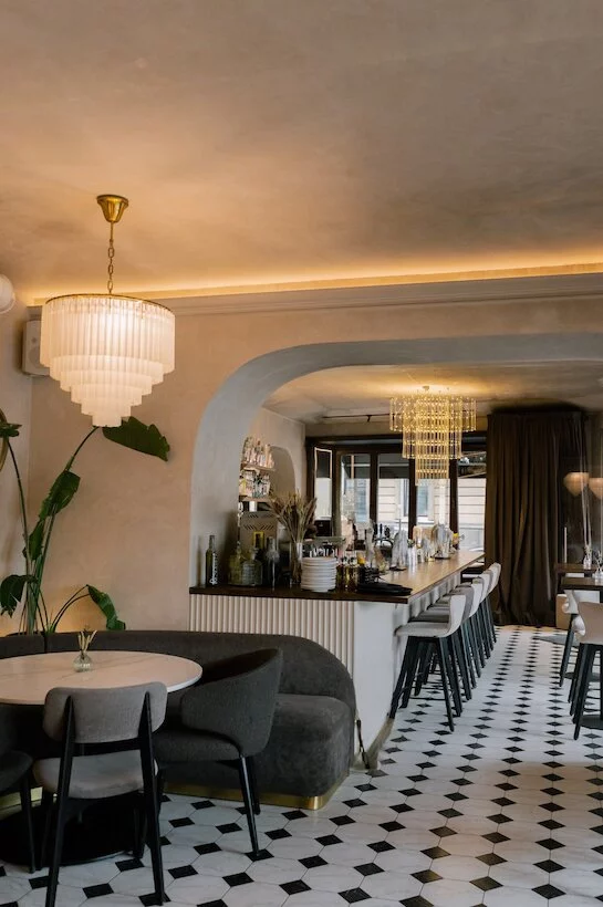 Интерьер/Экстерьер/Банкетная зона/Бар/Стол для двоих/Вход/Главный зал/Lounge зона ресторан Lorenzo Medici фото