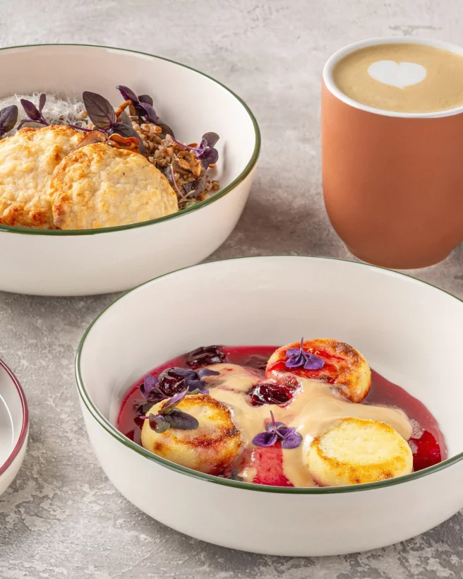 Интерьер/Экстерьер/Банкетная зона/Бар/Стол для двоих/Вход/Главный зал/Lounge зона кафе Шоколадница фото