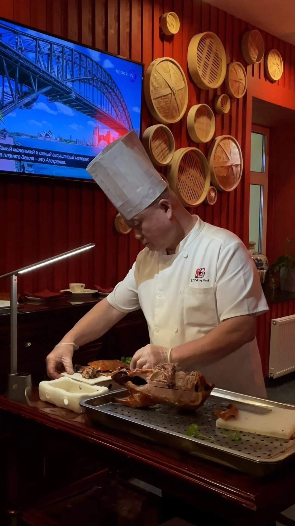 Интерьер/Экстерьер/Банкетная зона/Бар/Стол для двоих/Вход/Главный зал/Lounge зона ресторан J.Z.Peking Duck фото