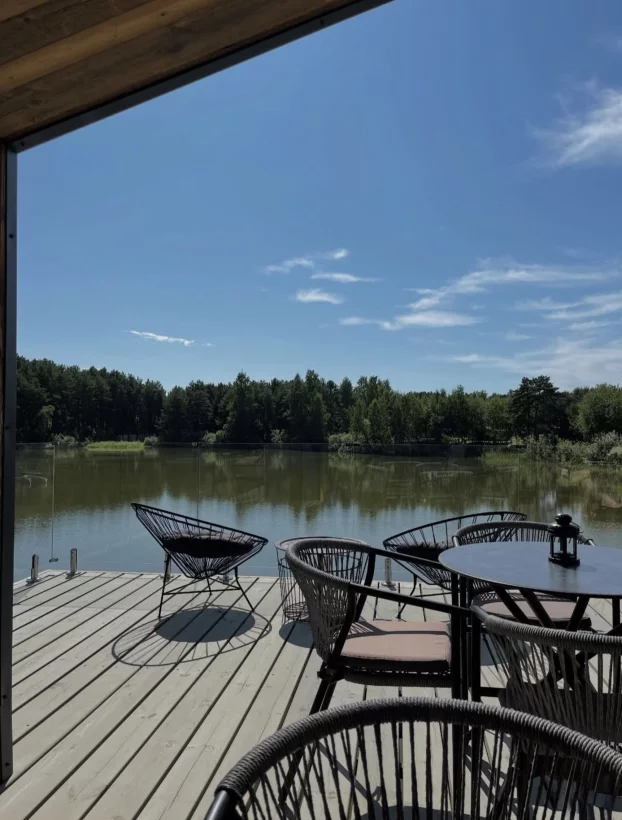 Интерьер/Экстерьер/Банкетная зона/Бар/Стол для двоих/Вход/Главный зал/Lounge зона ресторан Wood Wood Wood фото