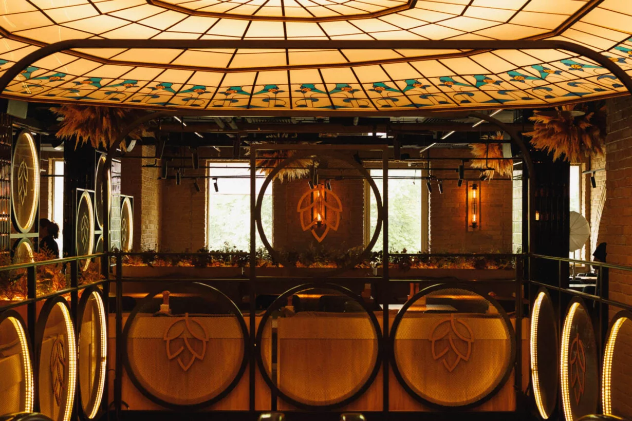 Интерьер/Экстерьер/Банкетная зона/Бар/Стол для двоих/Вход/Главный зал/Lounge зона ресторан The Pivo фото