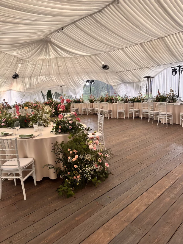 Интерьер/Экстерьер/Банкетная зона/Бар/Стол для двоих/Вход/Главный зал/Lounge зона ресторан Берег фото