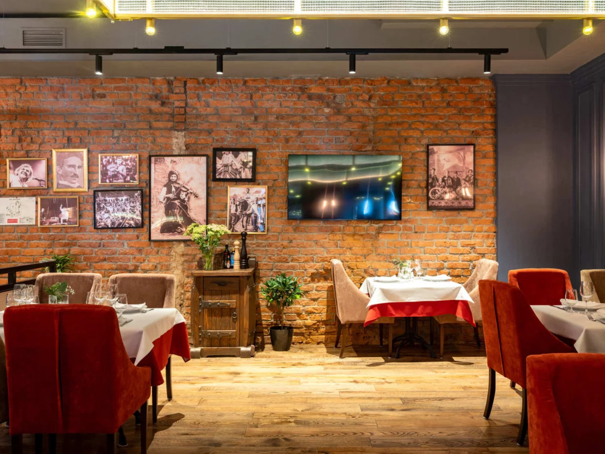 Интерьер/Экстерьер/Банкетная зона/Бар/Стол для двоих/Вход/Главный зал/Lounge зона ресторан Субботица Фили фото