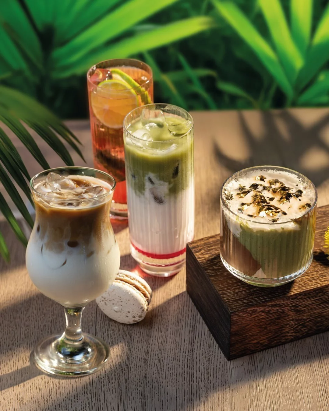 Интерьер/Экстерьер/Банкетная зона/Бар/Стол для двоих/Вход/Главный зал/Lounge зона кафе Патрик&Мари фото