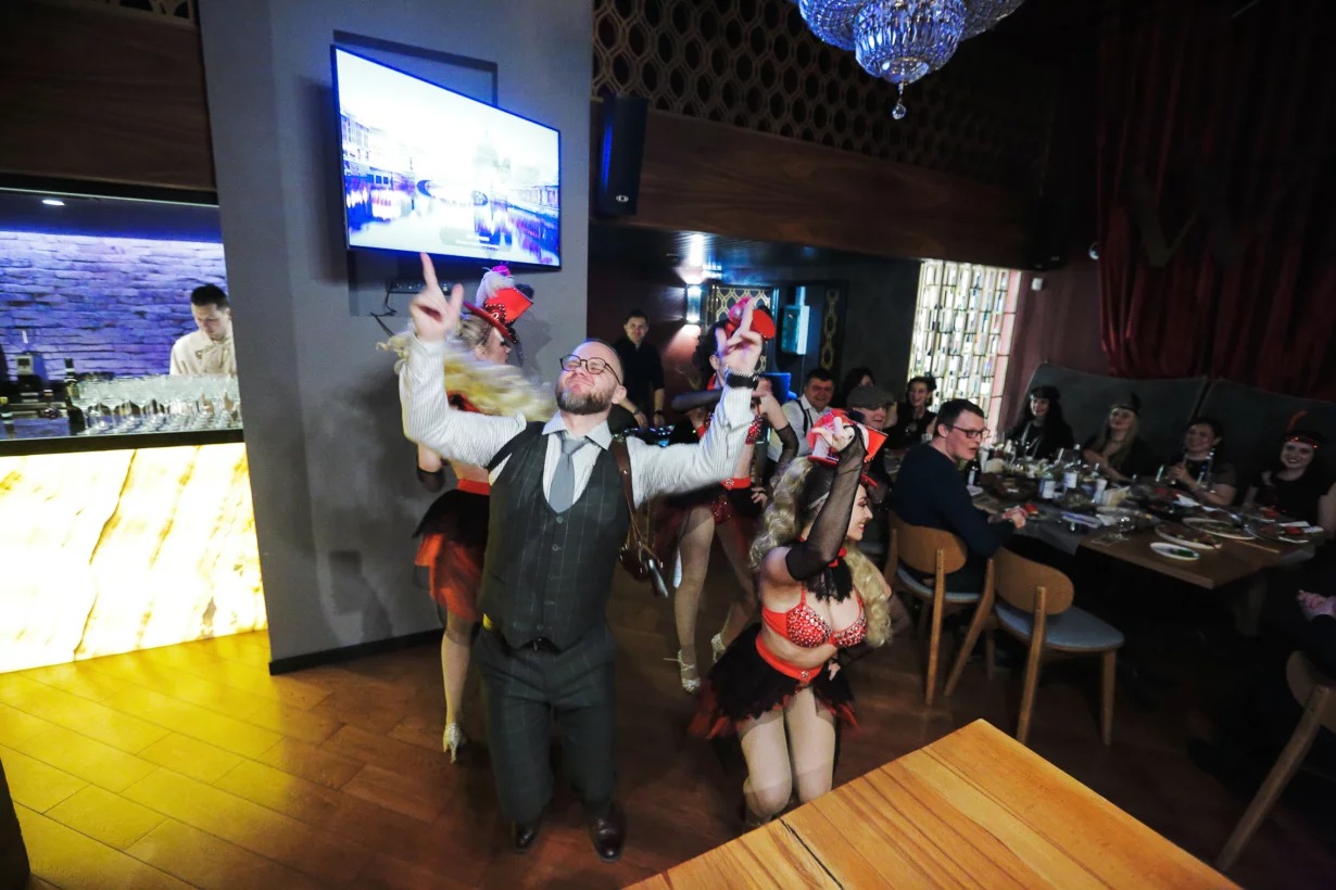 Интерьер/Экстерьер/Банкетная зона/Бар/Стол для двоих/Вход/Главный зал/Lounge зона бар Wine Story фото