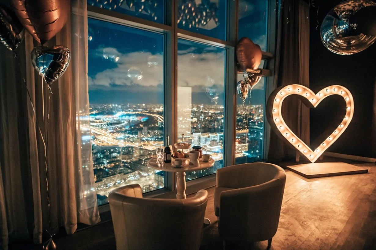 Комната SKY CORNER, 67 этаж Romantic Room