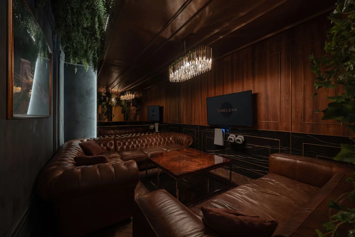 Интерьер/Экстерьер/Банкетная зона/Бар/Стол для двоих/Вход/Главный зал/Lounge зона кальянная Timeless Охотный Ряд фото