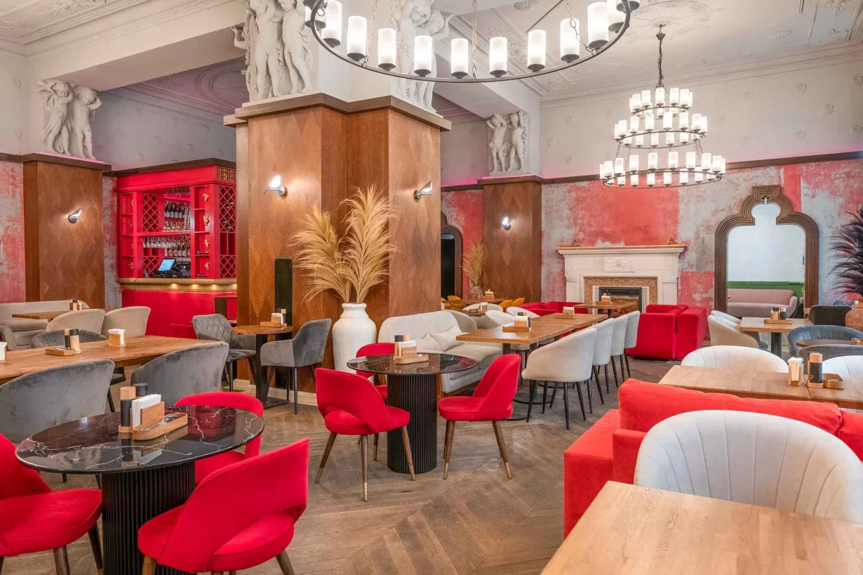 Интерьер/Экстерьер/Банкетная зона/Бар/Стол для двоих/Вход/Главный зал/Lounge зона ресторан Пуси Лебеди фото