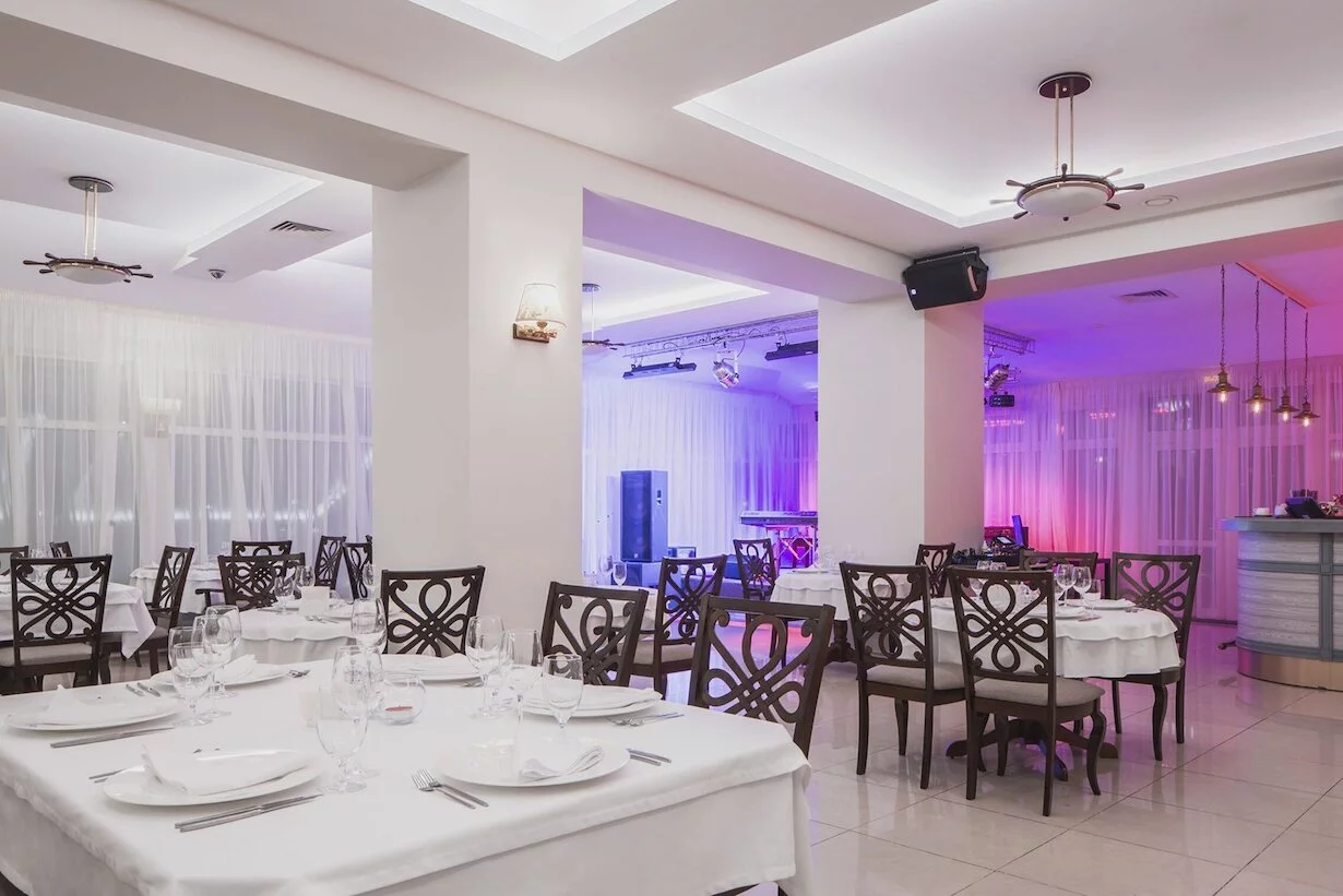 Большой шатёр в ресторане Мореман, банкетный зал на 200 человек: Москва, МО, г.