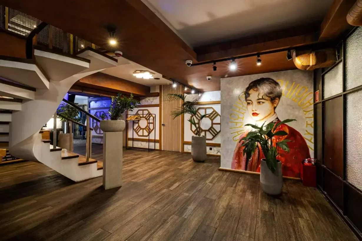 Интерьер/Экстерьер/Банкетная зона/Бар/Стол для двоих/Вход/Главный зал/Lounge зона ресторан Hite фото