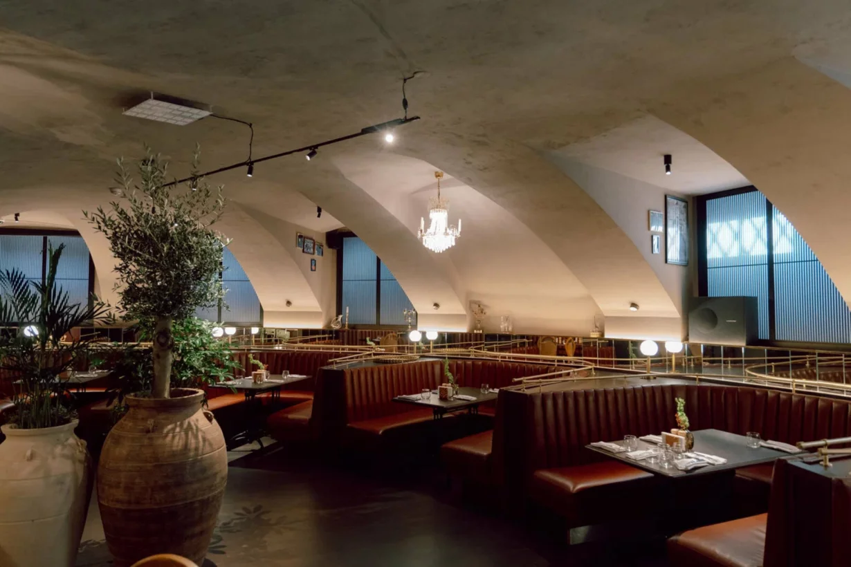 Интерьер/Экстерьер/Банкетная зона/Бар/Стол для двоих/Вход/Главный зал/Lounge зона ресторан Pádre Khinkali фото