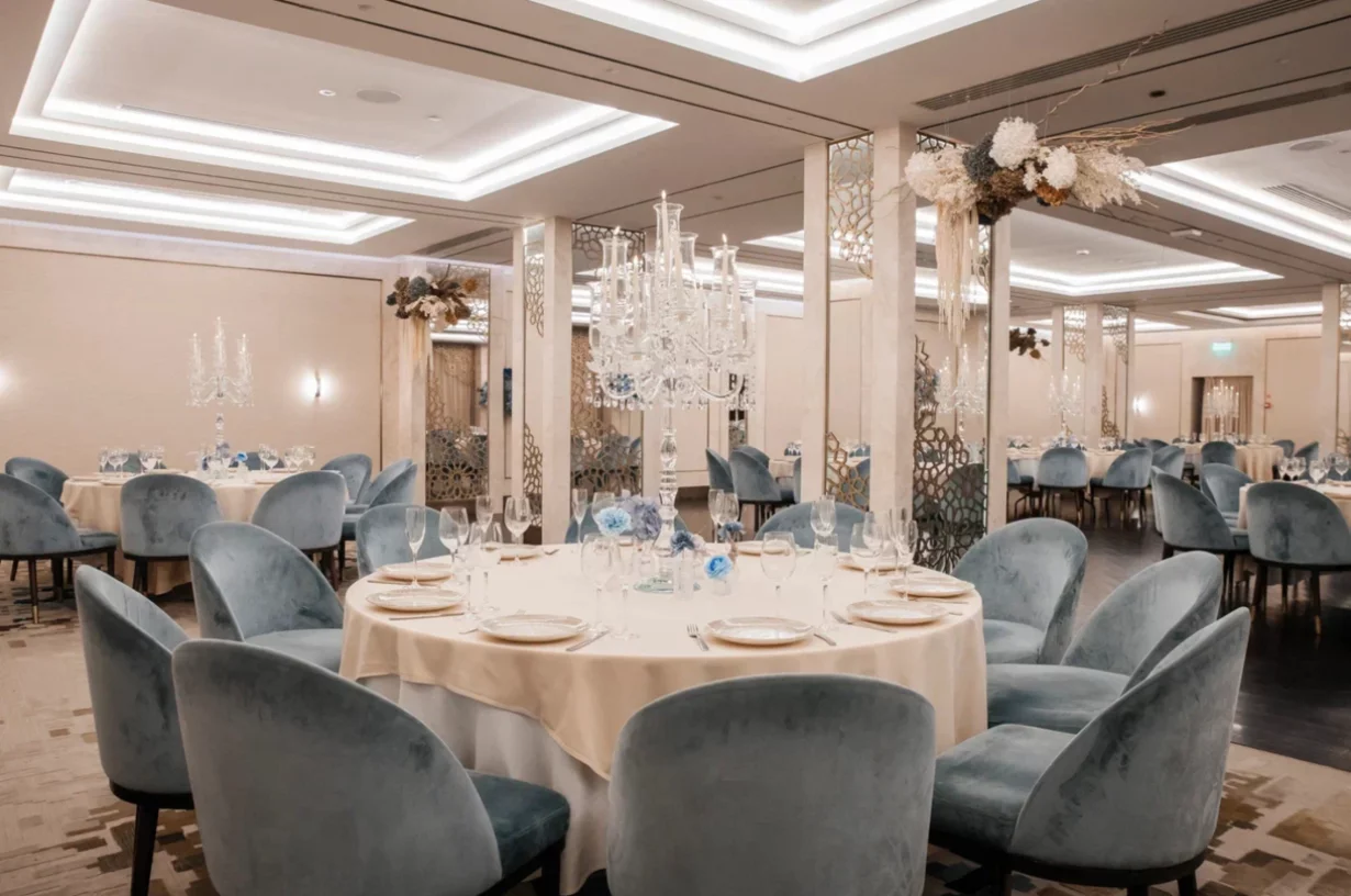 Интерьер/Экстерьер/Банкетная зона/Бар/Стол для двоих/Вход/Главный зал/Lounge зона ресторан Caspian фото