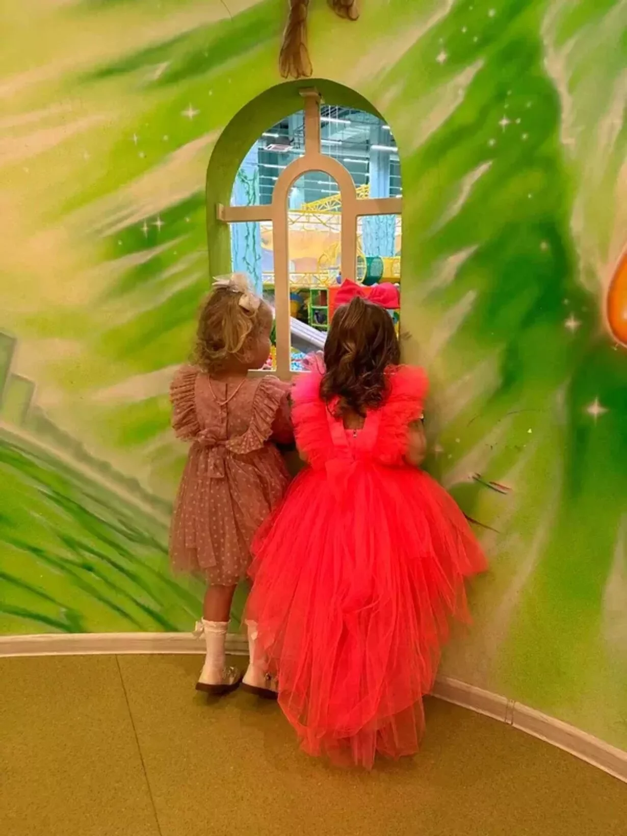 Интерьер/Экстерьер/Банкетная зона/Бар/Стол для двоих/Вход/Главный зал/Lounge зона ресторанный комплекс TeikaBoom фото