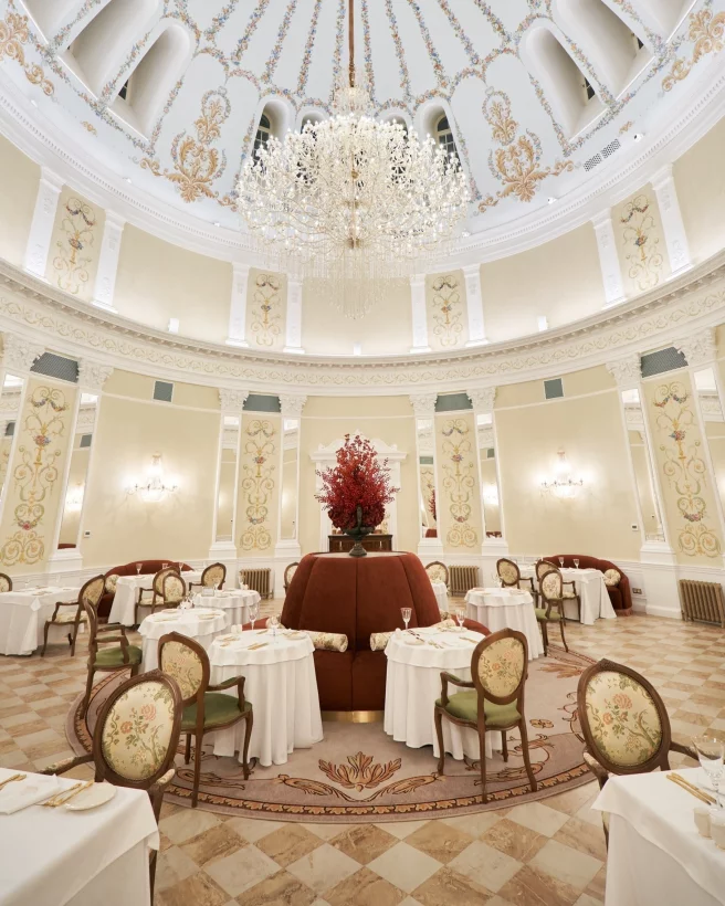 Интерьер/Экстерьер/Банкетная зона/Бар/Стол для двоих/Вход/Главный зал/Lounge зона ресторан Gourmet фото