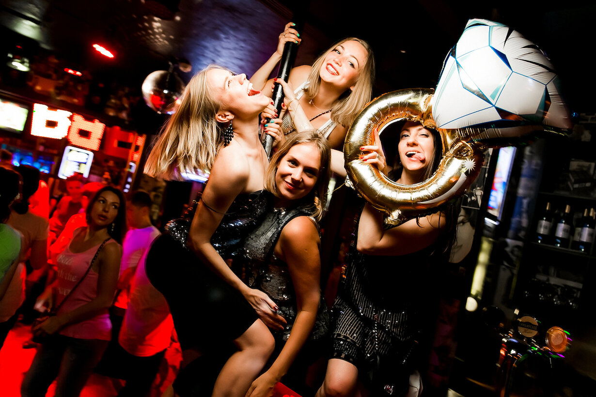 Retro pornografik kaltaklangan fotosurat Er xotini dost jinsiy aloqa soati