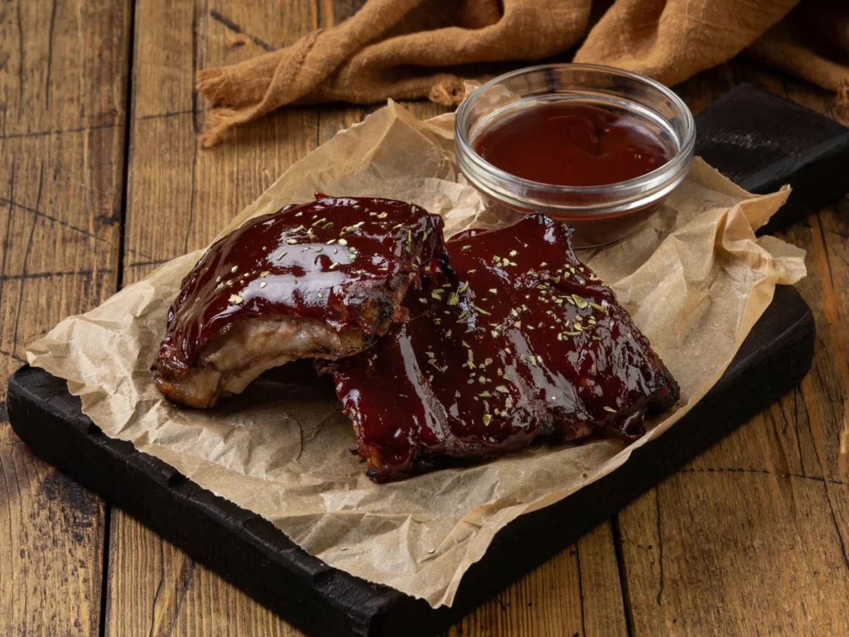 Интерьер/Экстерьер/Банкетная зона/Бар/Стол для двоих/Вход/Главный зал/Lounge зона бар For by Friends фото