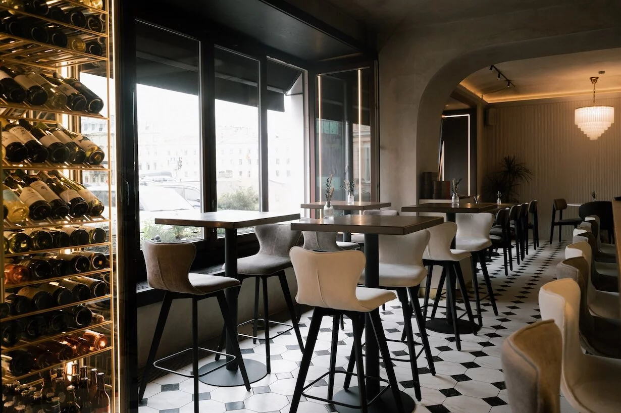 Интерьер/Экстерьер/Банкетная зона/Бар/Стол для двоих/Вход/Главный зал/Lounge зона ресторан Lorenzo Medici фото