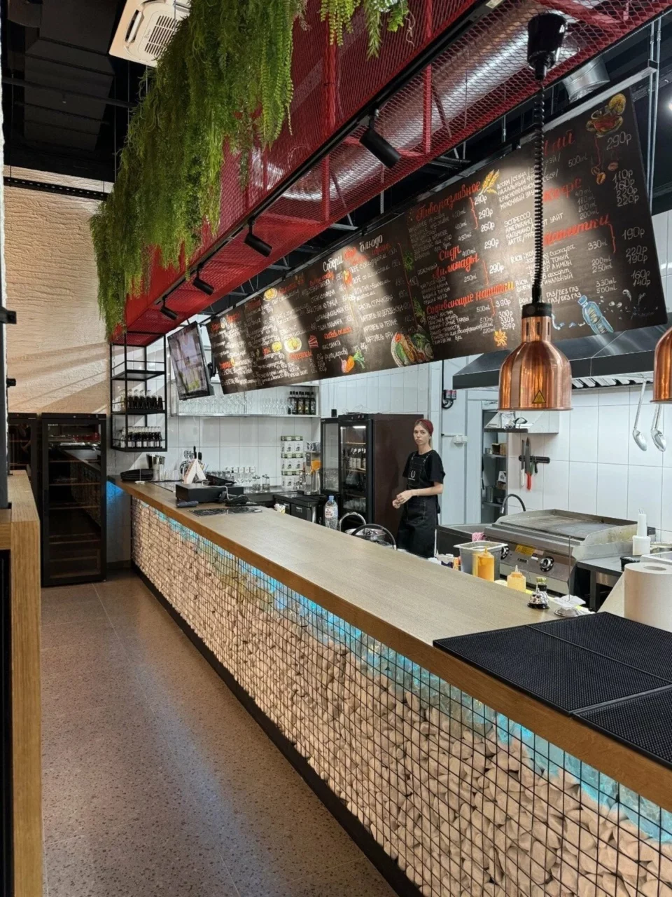 Интерьер/Экстерьер/Банкетная зона/Бар/Стол для двоих/Вход/Главный зал/Lounge зона кафе Мидийное место фото