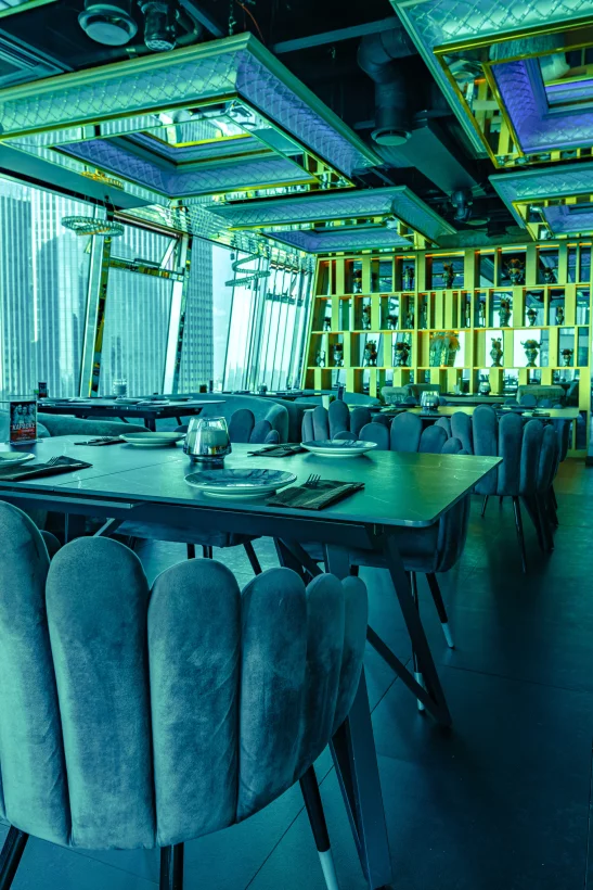 Интерьер/Экстерьер/Банкетная зона/Бар/Стол для двоих/Вход/Главный зал/Lounge зона лаунж Nebo Lounge&Bar фото