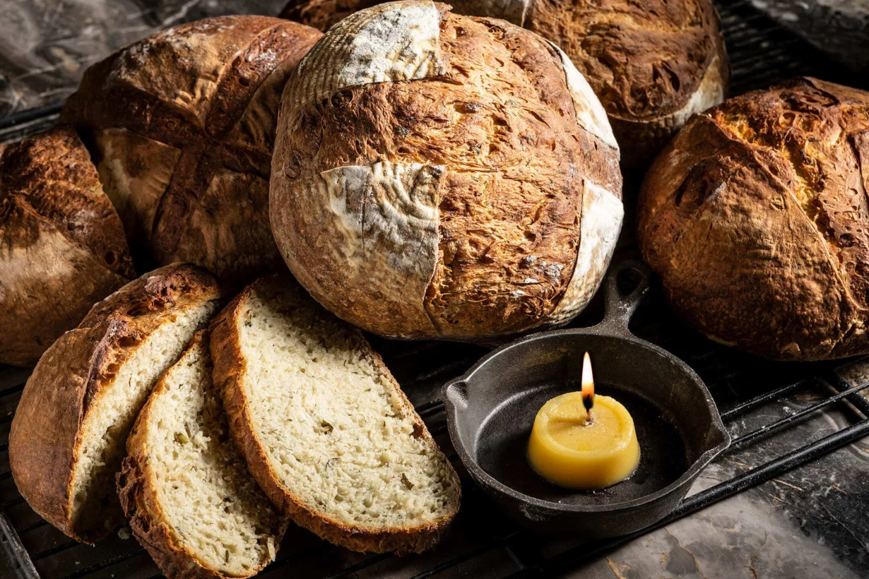 Интерьер/Экстерьер/Банкетная зона/Бар/Стол для двоих/Вход/Главный зал/Lounge зона ресторан Uhvat фото