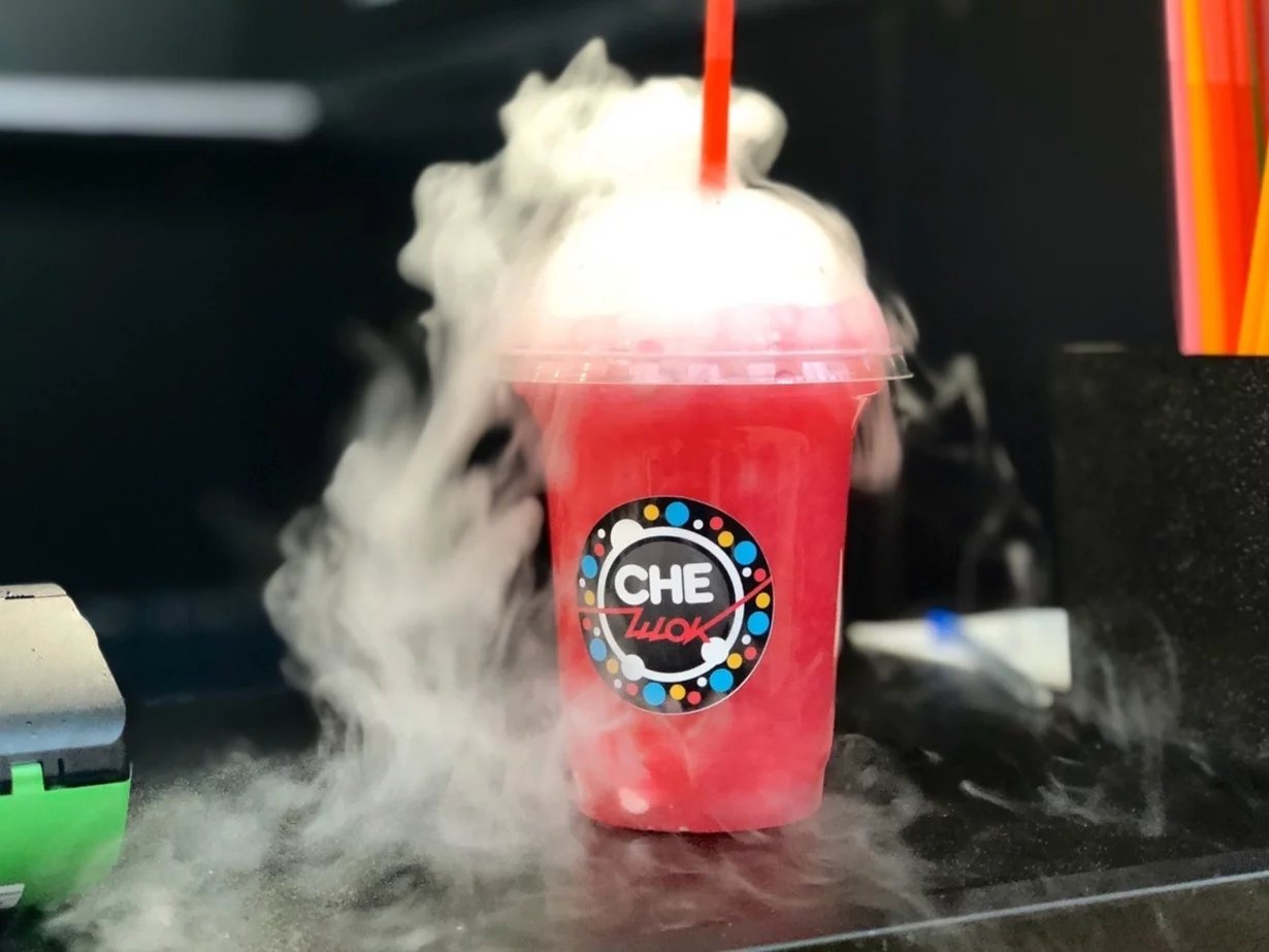 Интерьер/Экстерьер/Банкетная зона/Бар/Стол для двоих/Вход/Главный зал/Lounge зона кафе-мороженое СнеШок фото